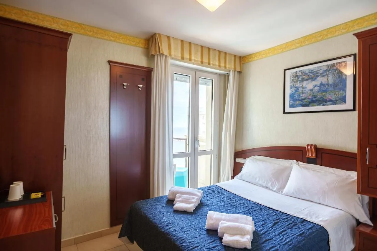 Hotel Rex רימיני