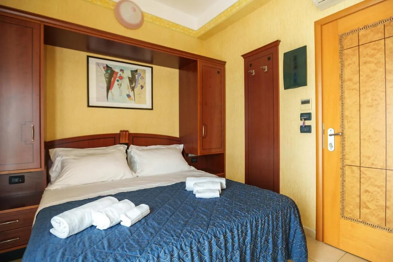 Hotel Rex רימיני 3*,  איטליה