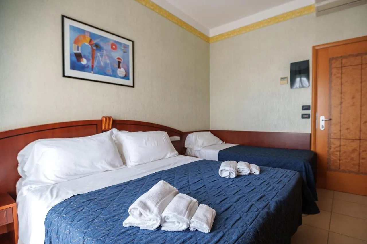 Hotel Rex רימיני 3*,